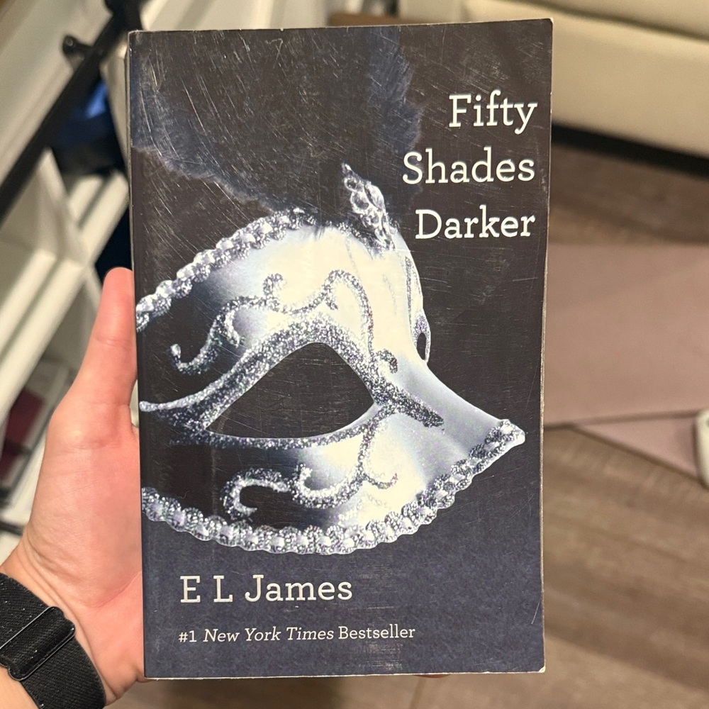 Fifty Shades Darker Book by E L James